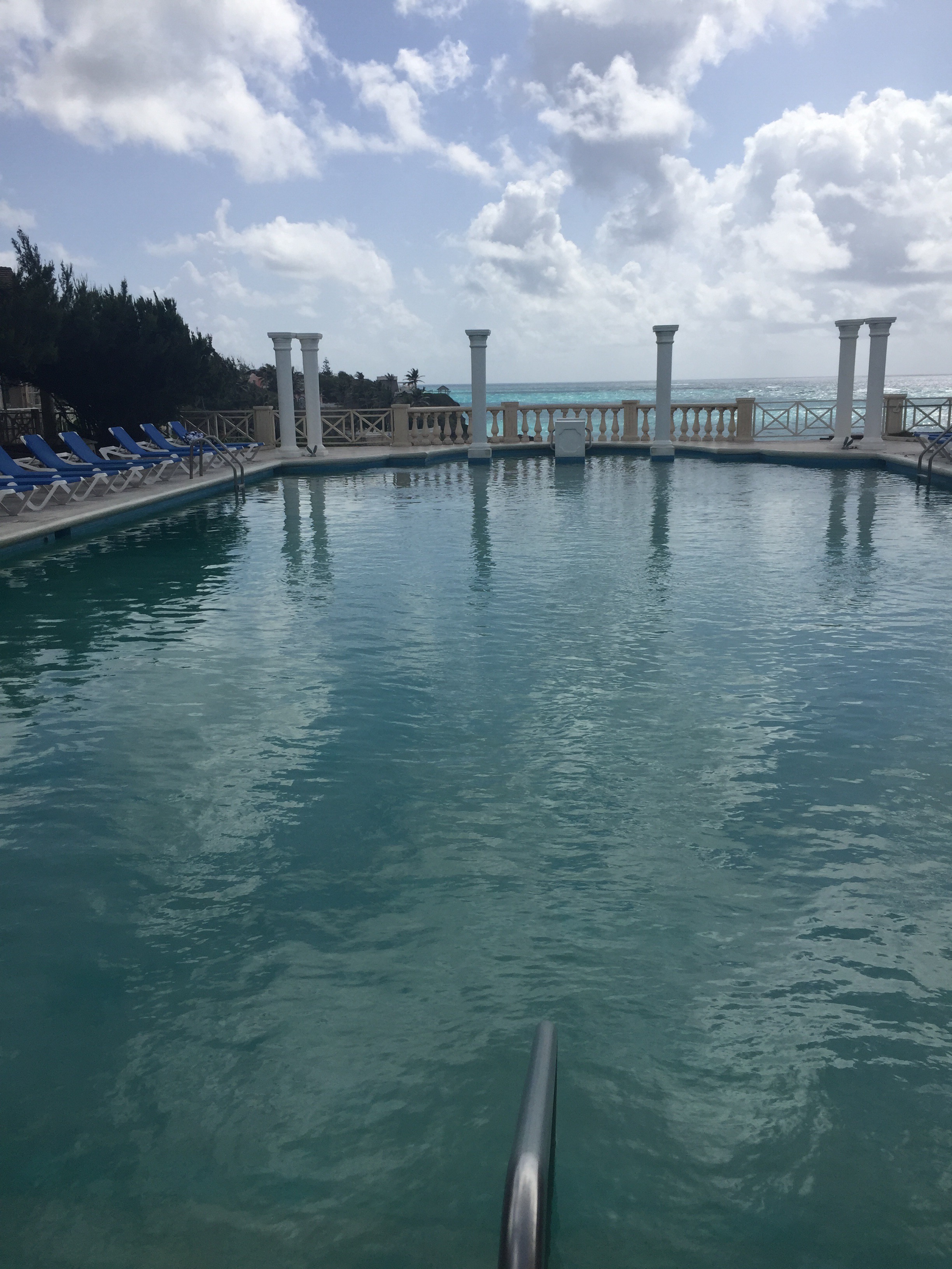 columns pool ocean